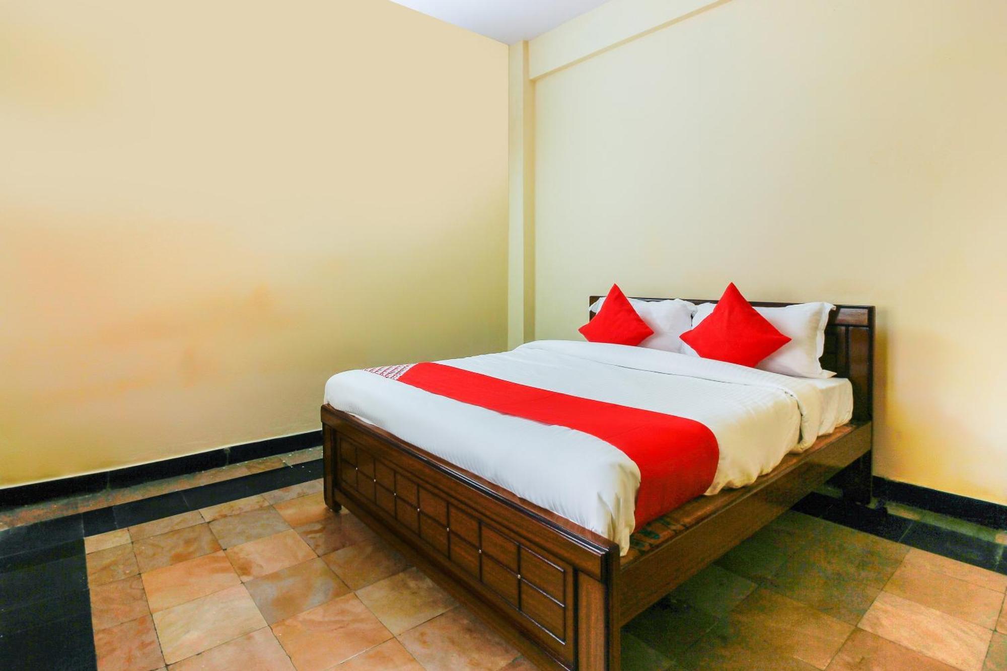 Hotel O Sai Residency Near Sr Nagar Metro Station Hyderabad Exterior foto