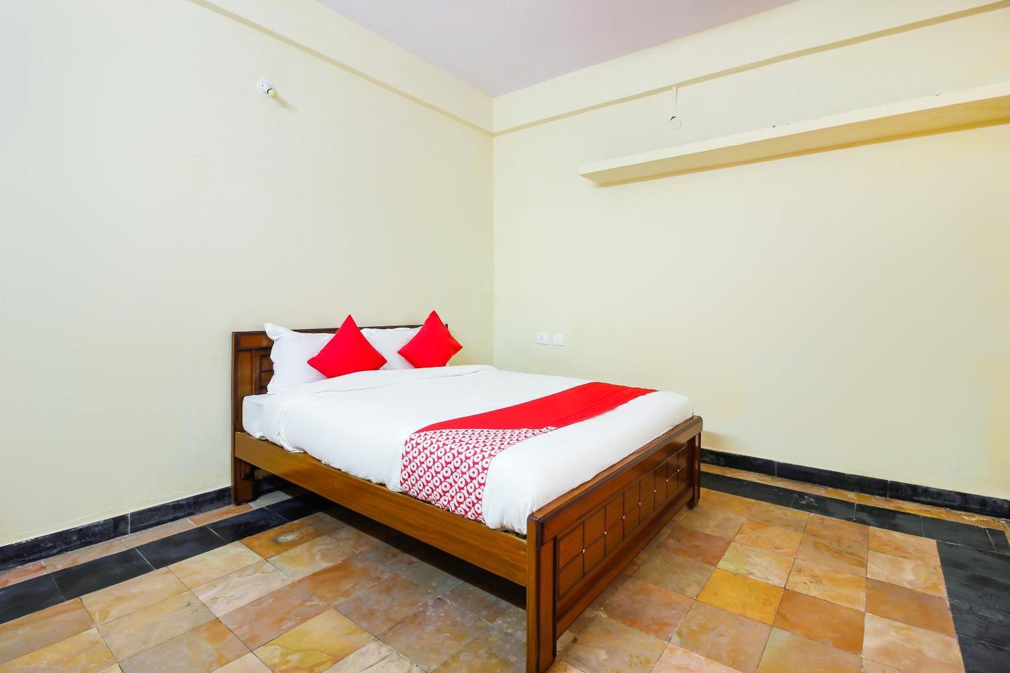 Hotel O Sai Residency Near Sr Nagar Metro Station Hyderabad Exterior foto