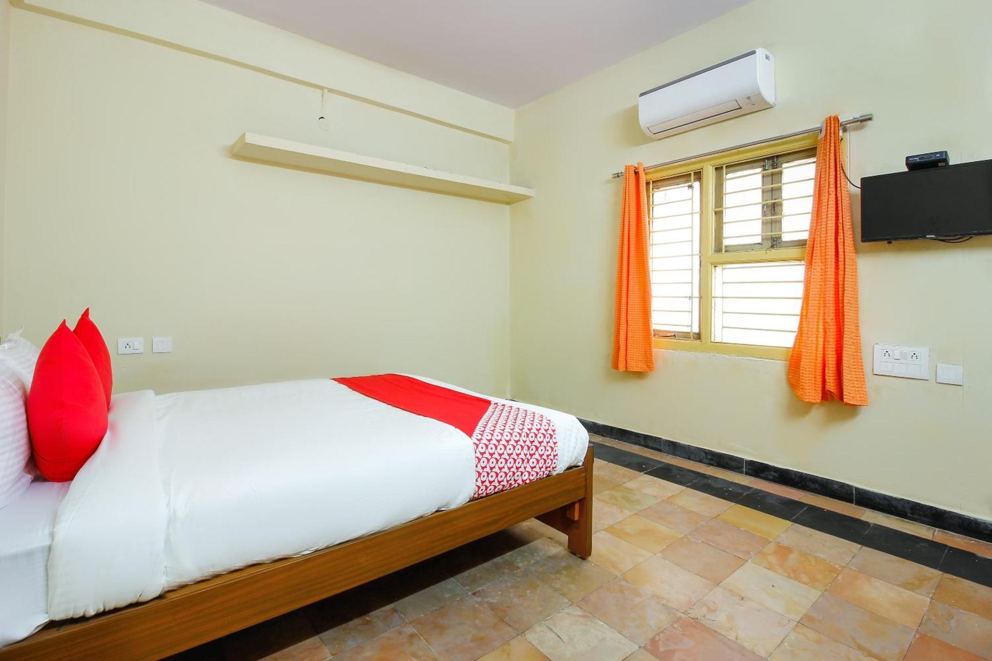 Hotel O Sai Residency Near Sr Nagar Metro Station Hyderabad Exterior foto