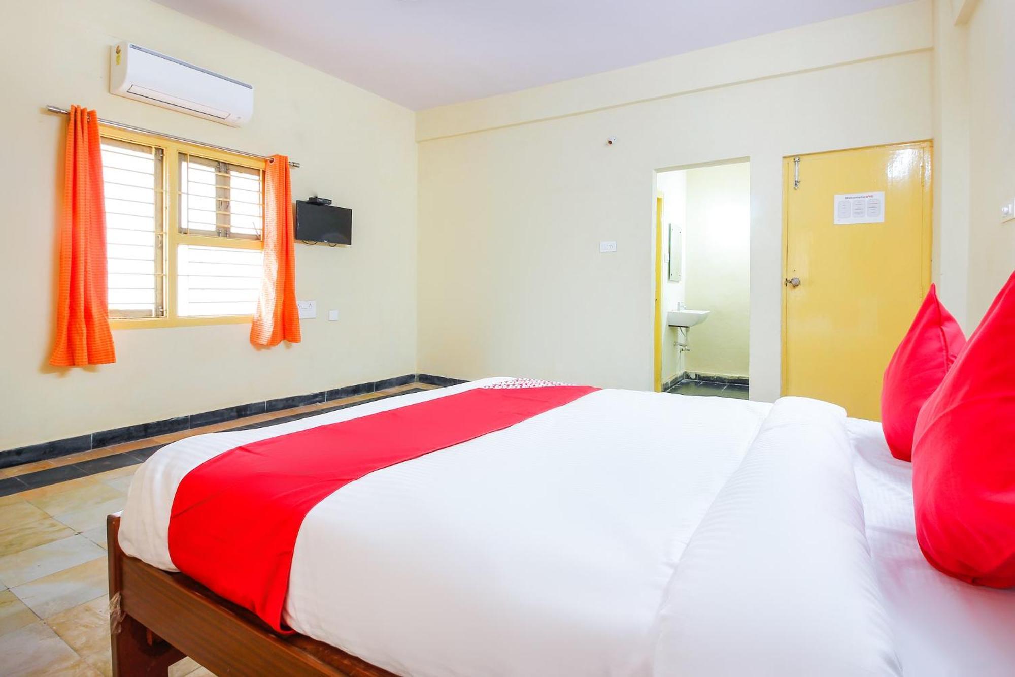 Hotel O Sai Residency Near Sr Nagar Metro Station Hyderabad Exterior foto