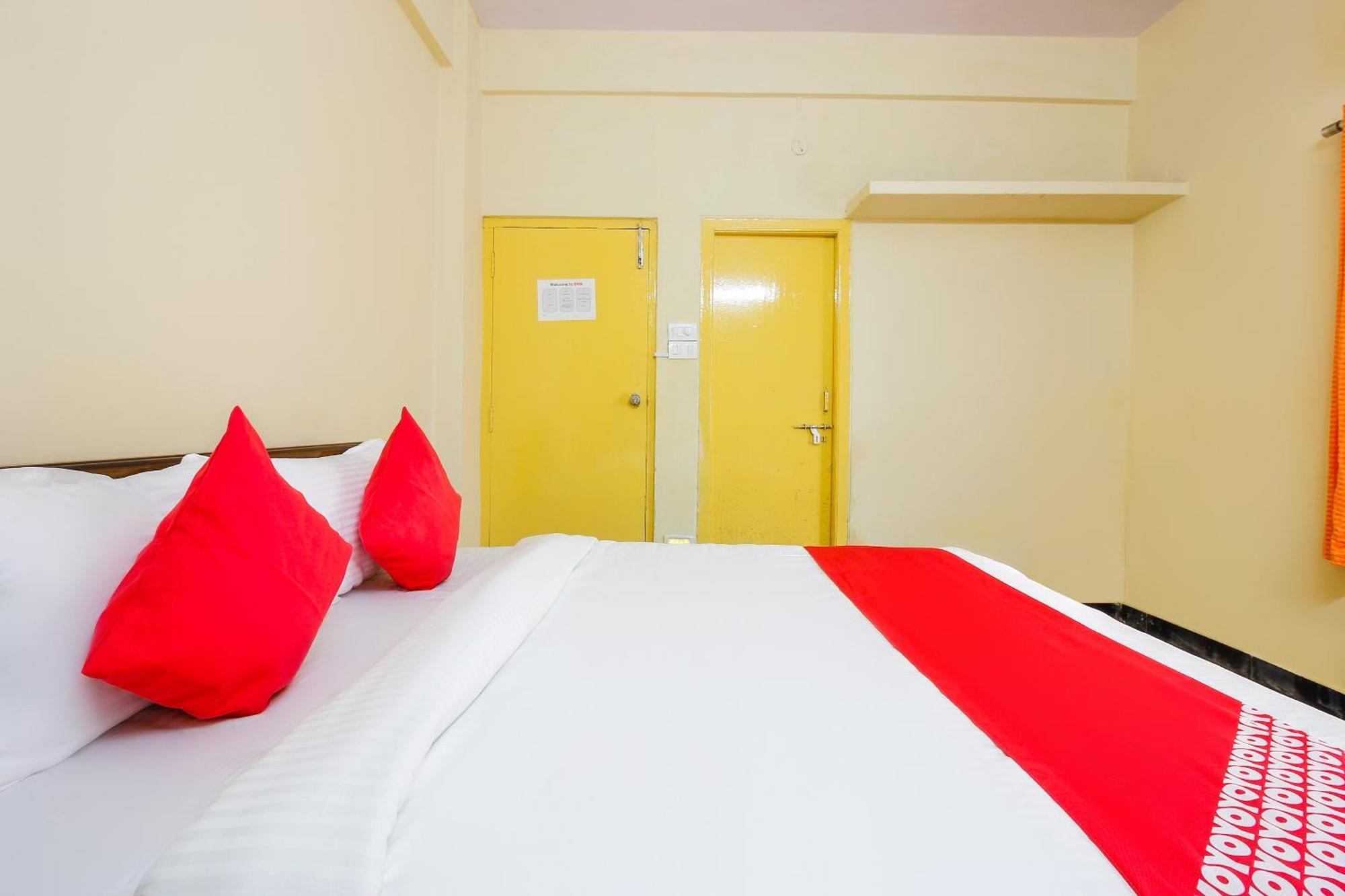 Hotel O Sai Residency Near Sr Nagar Metro Station Hyderabad Exterior foto