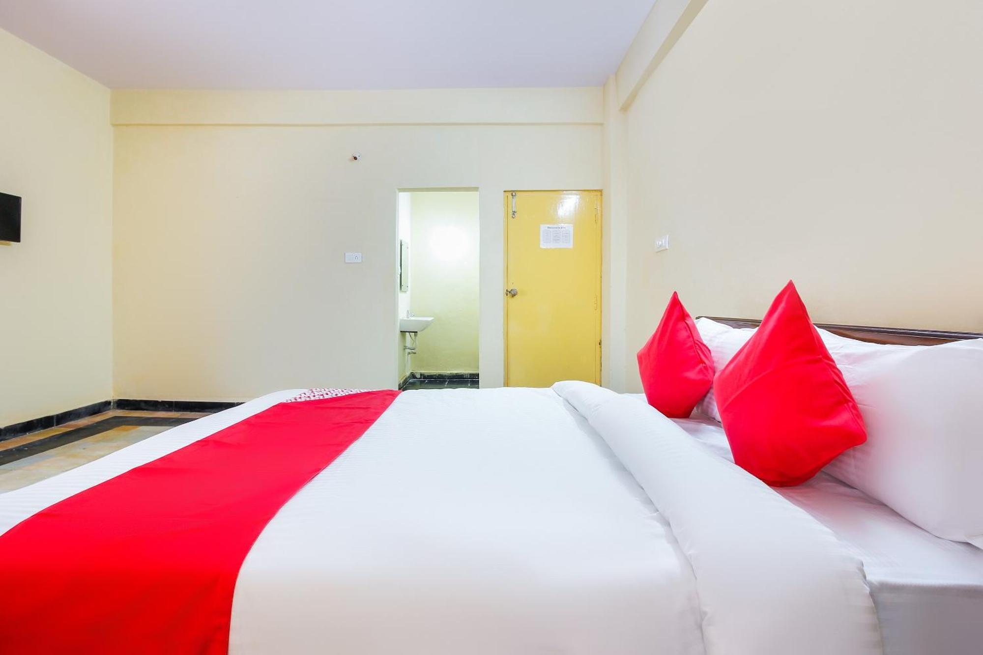 Hotel O Sai Residency Near Sr Nagar Metro Station Hyderabad Exterior foto
