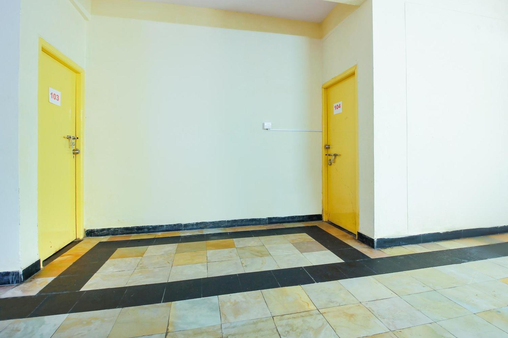 Hotel O Sai Residency Near Sr Nagar Metro Station Hyderabad Exterior foto
